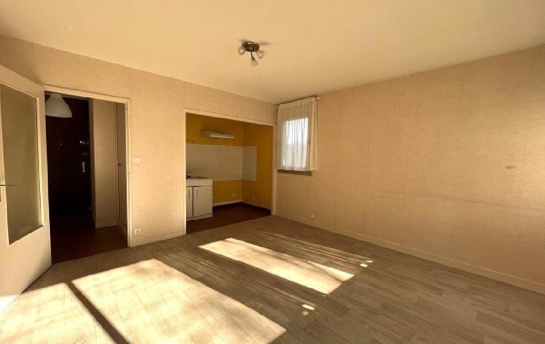 Annonces BEAUJOLAIS : Appartement | CHARNAY-LES-MACON (71850) | 42 m2 | 580 € 